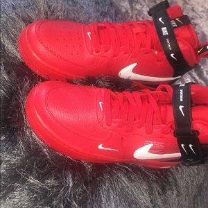 Jordan Nike Air Force 1 mid utility university red